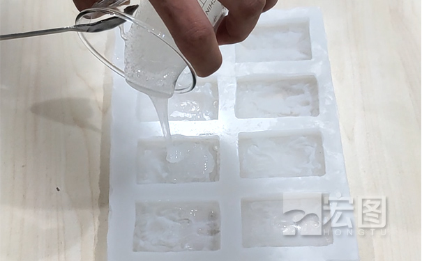 硅膠模具能倒液體硅膠嗎？