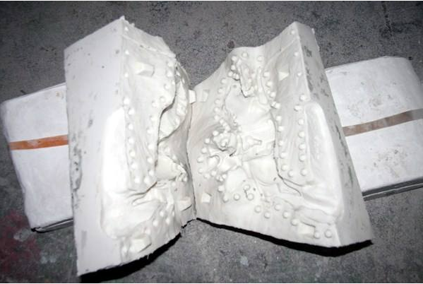如何避免模具硅膠制品破裂？